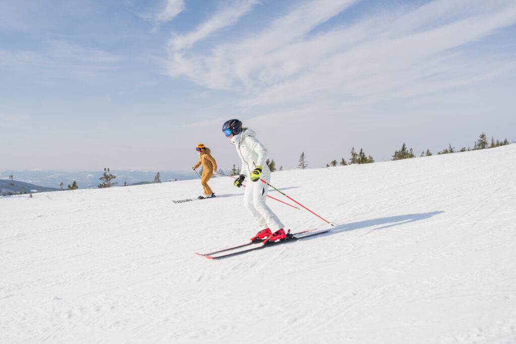 Ski i bakkene utenfor Norefjell Ski & Spa